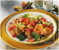 Макаронный салат с копченым лососем